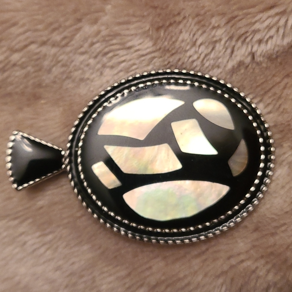 Lia Sophia Pendant slide